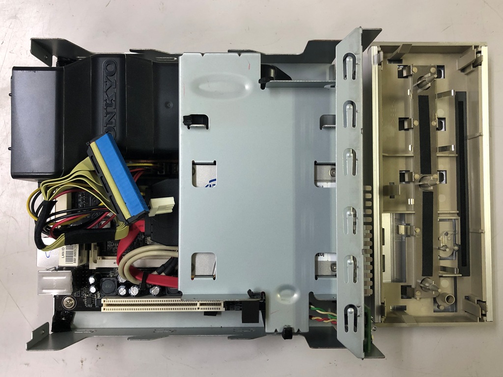Inside of ONKYO HDC-1.0 4