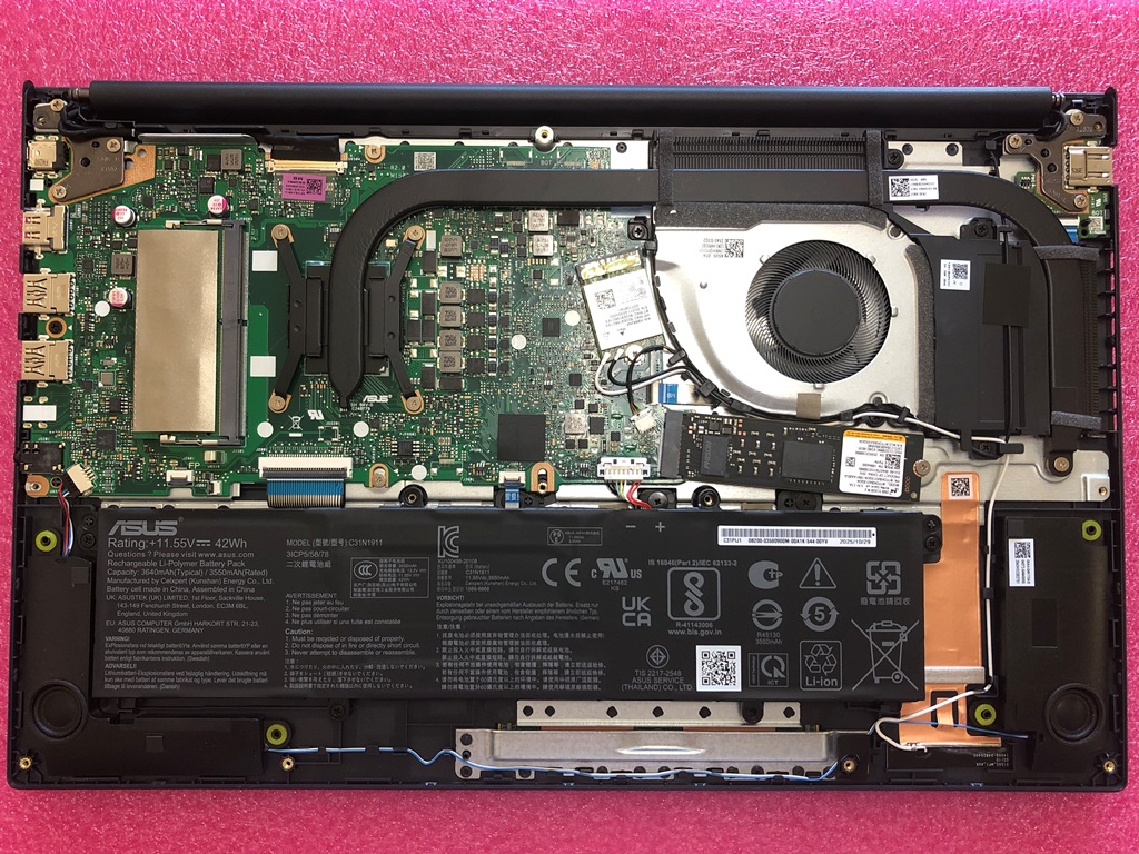 ASUS VivoBook 15 内部