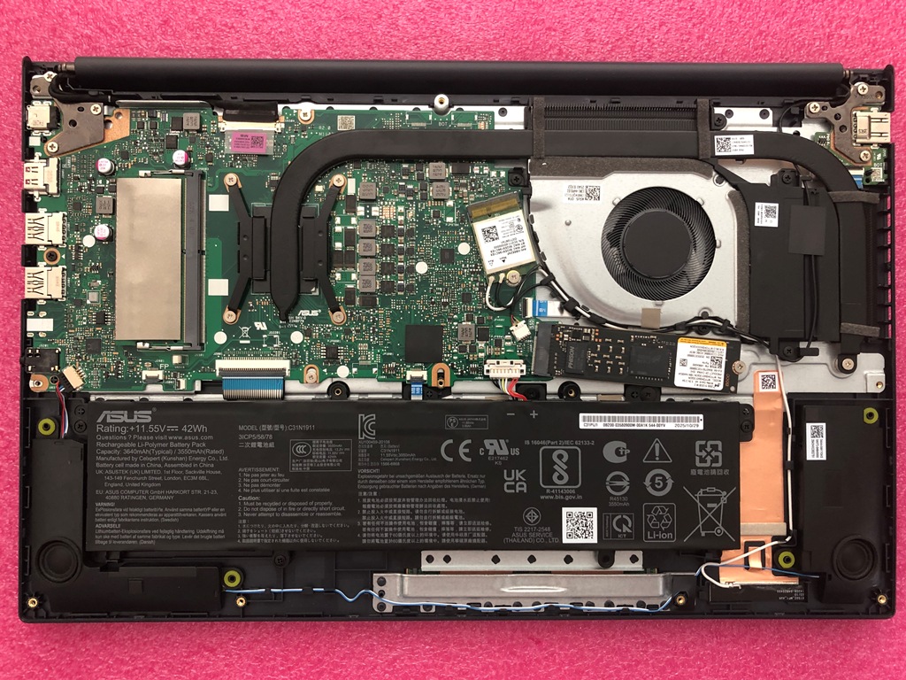 ASUS VivoBook 15 M1502Y 液晶パネル修理 再組立後