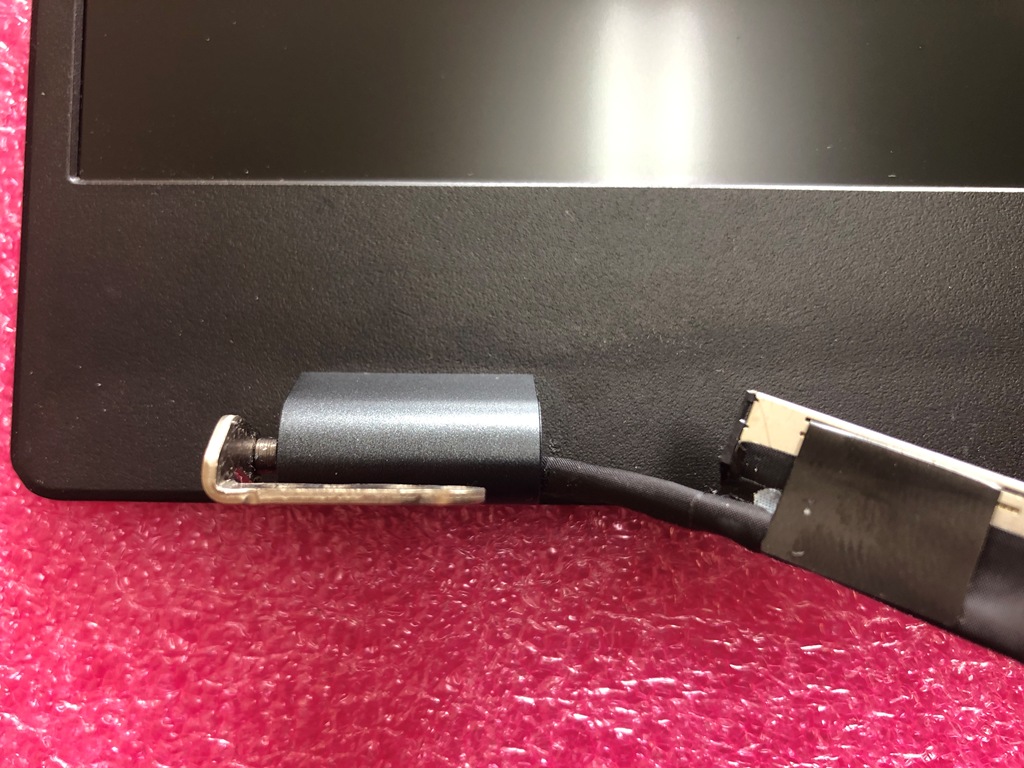 dynabook G83/KW 液晶ディスプレイ部 ヒンジカバー 左側