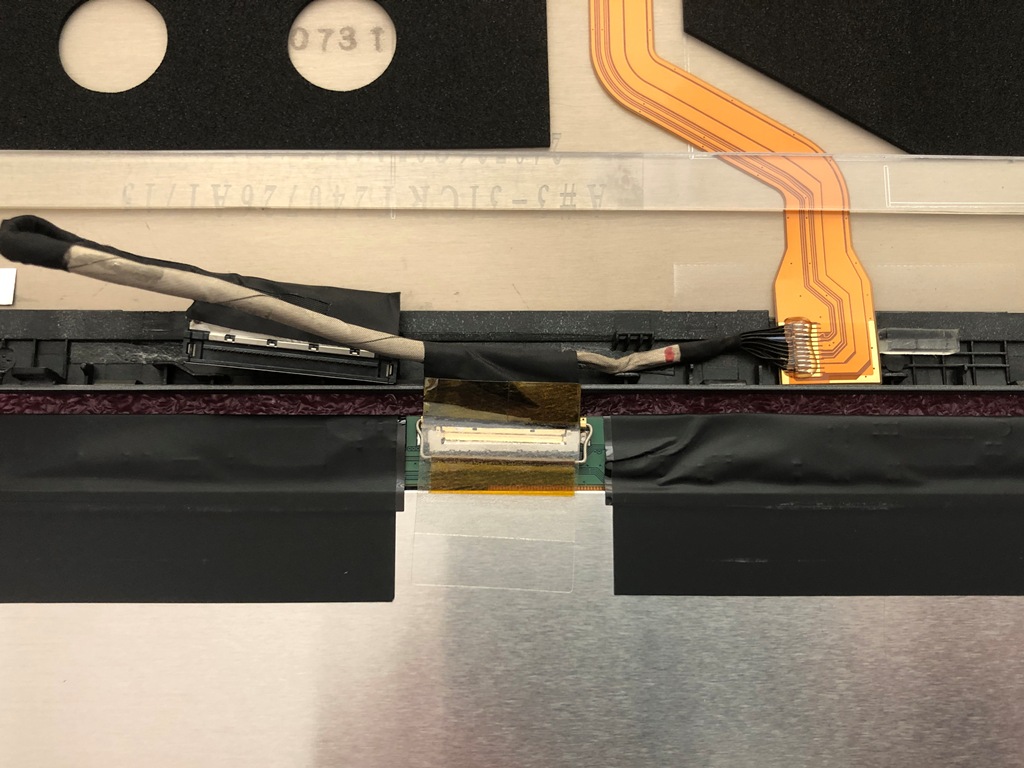 dynabook G83/KW 液晶パネル コネクタ