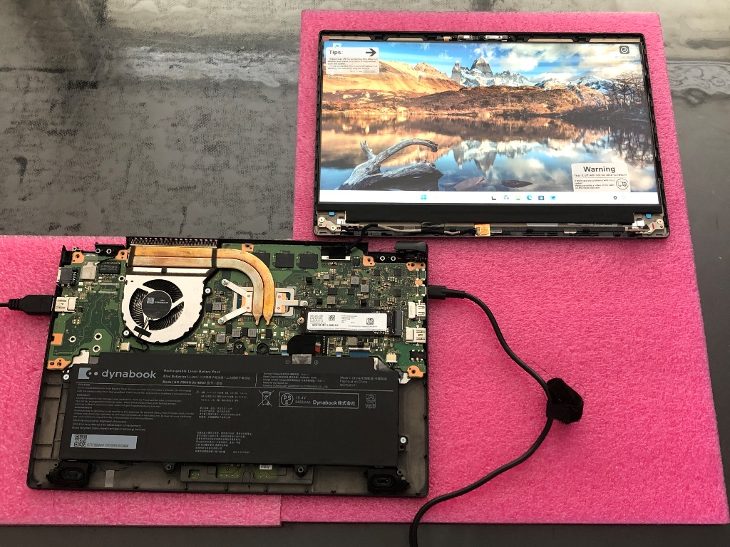 dynabook G83/KW 液晶パネル交換 仮組み動作確認