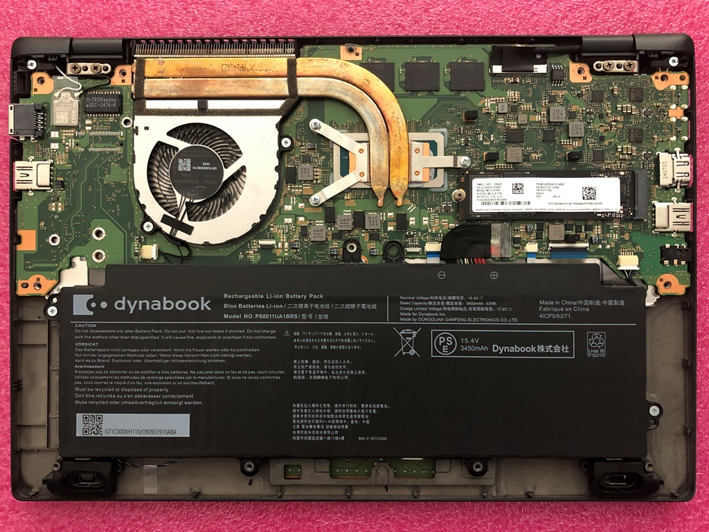 dynabook G83/KW 液晶パネル修理 バッテリコネクタ 再取付後