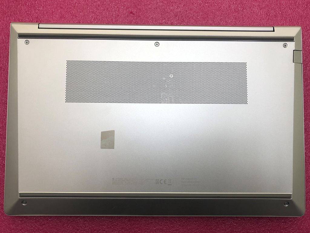 HP ProBook 450 G10 背面