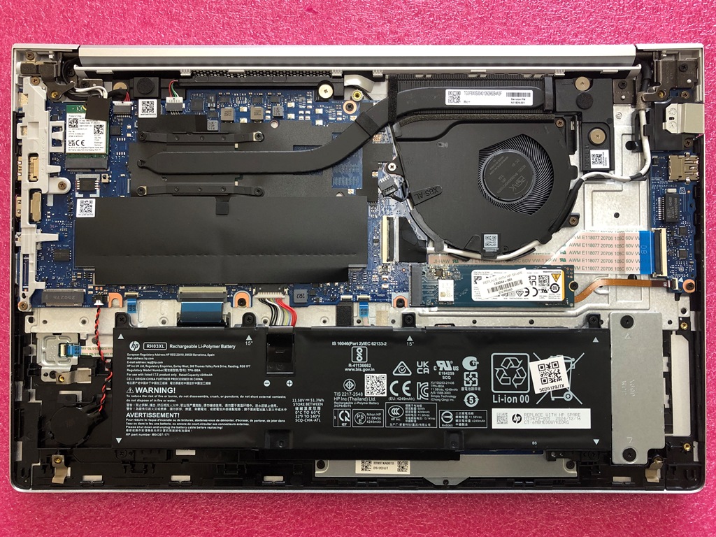 HP ProBook 450 G10 内部