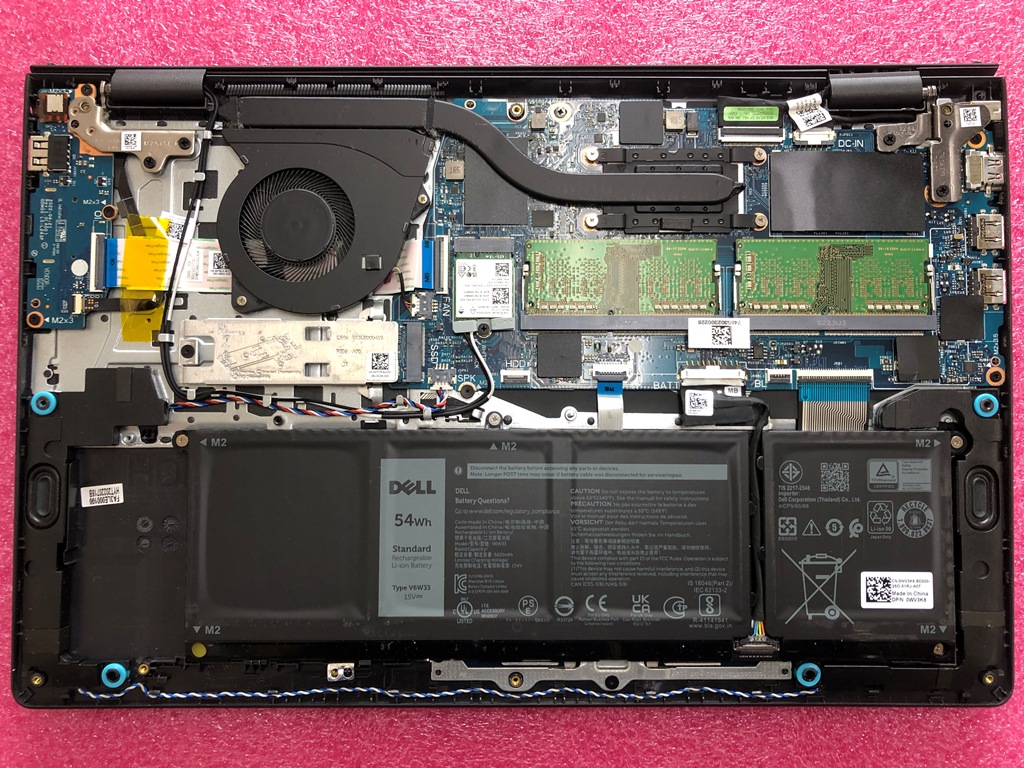 DELL Inspiron 15 内部