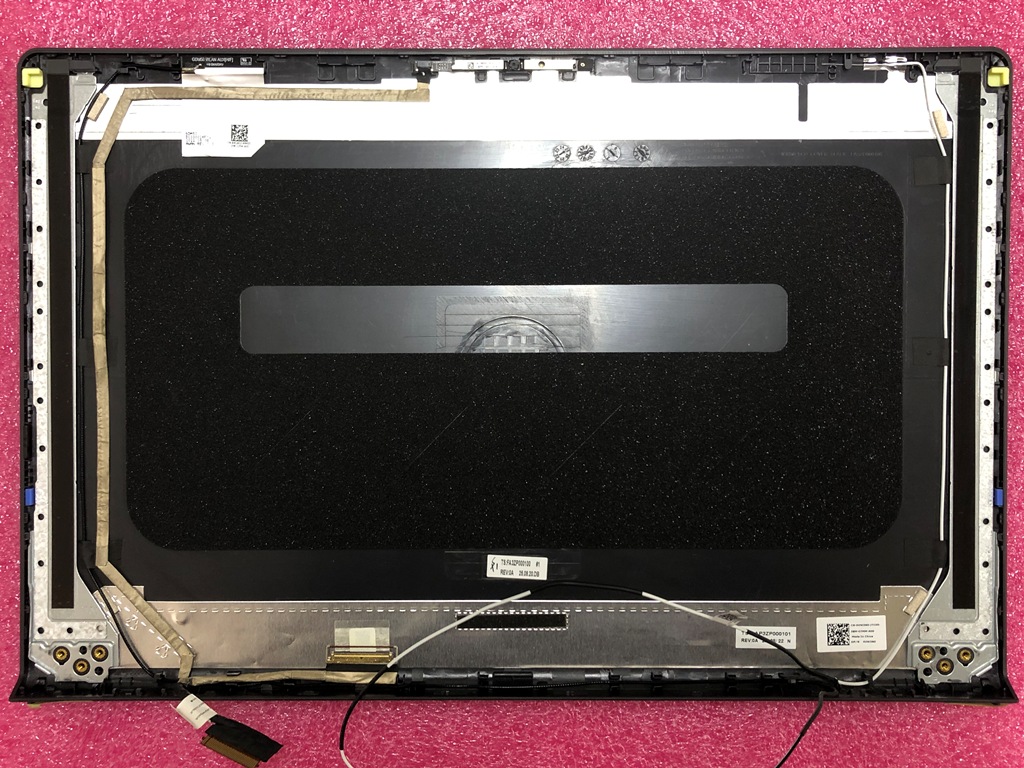 DELL Inspiron 15 トップカバー 金属板 両面テープ貼付後
