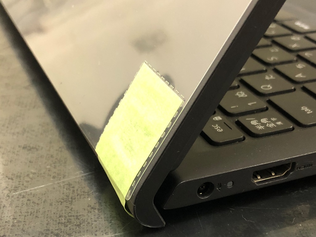 DELL Inspiron 15 トップカバー 交換修理後 左側ヒンジ