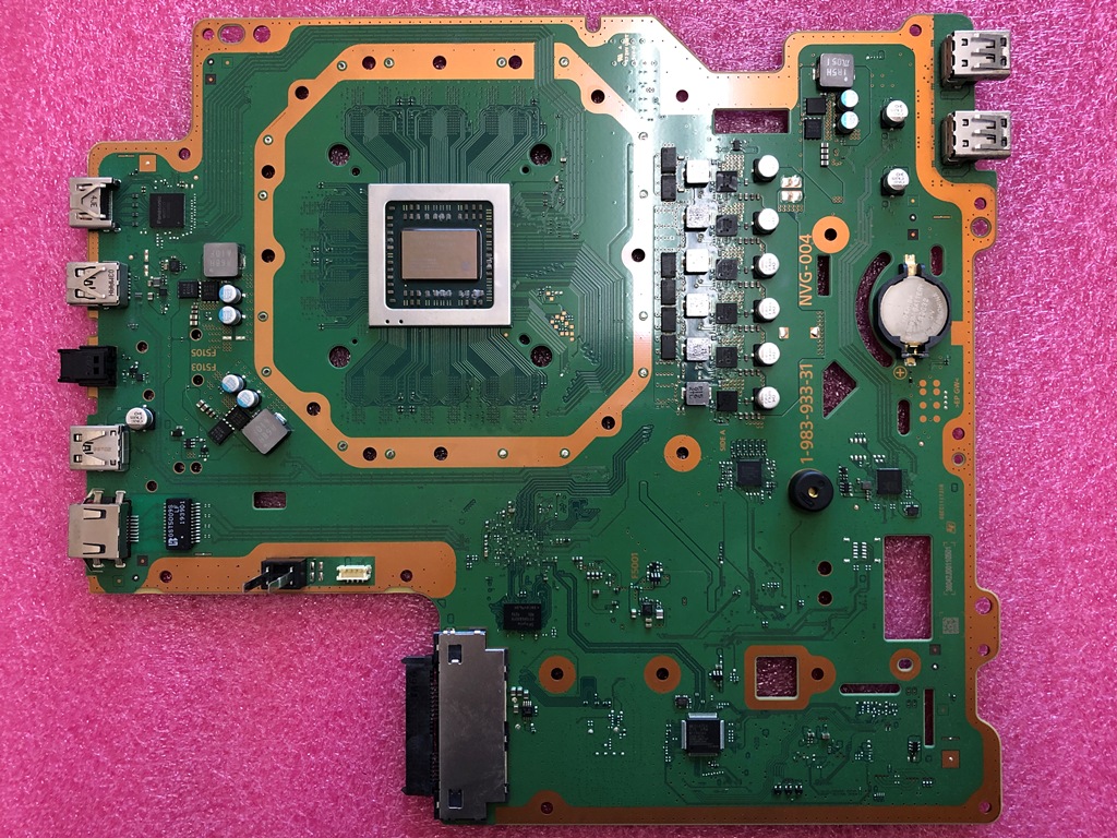 PlayStation 4 CUH-7218B マザーボード NVG-004 グリス拭き取り後