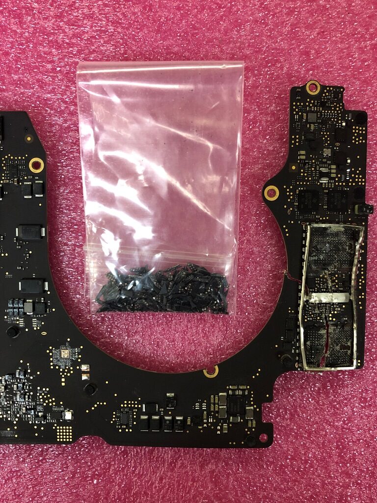 MacBook Pro A1707 ロジックボードを取り外しての SSD 物理破壊後 3
