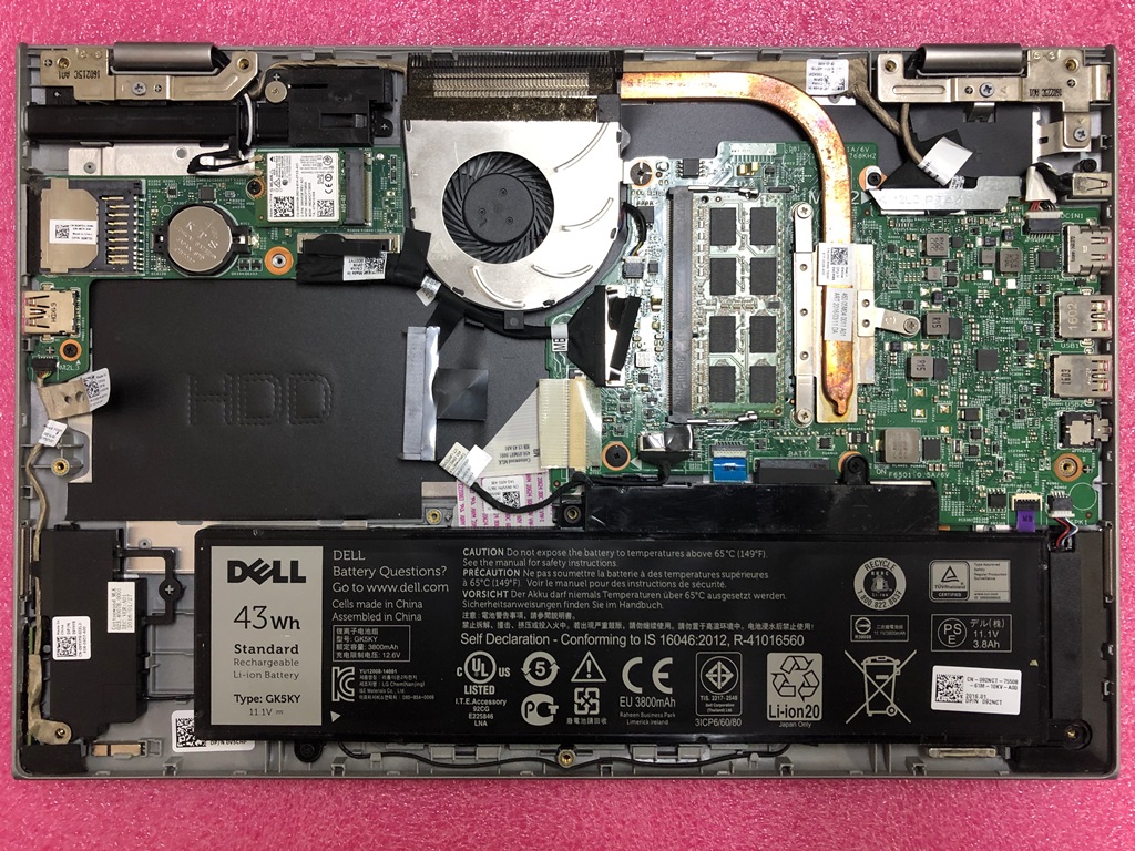 DELL Inspiron 15 3520 内部全景