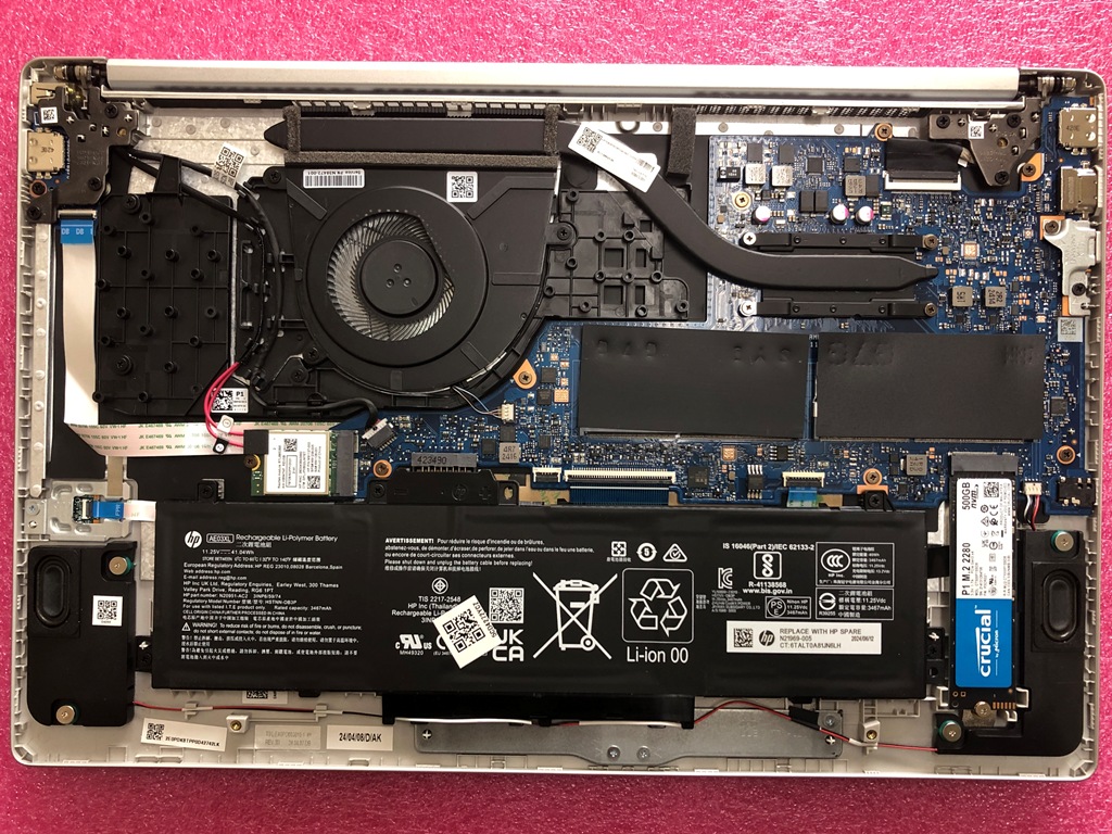 HP Laptop 15 fc0003AU 内部 SSD交換後