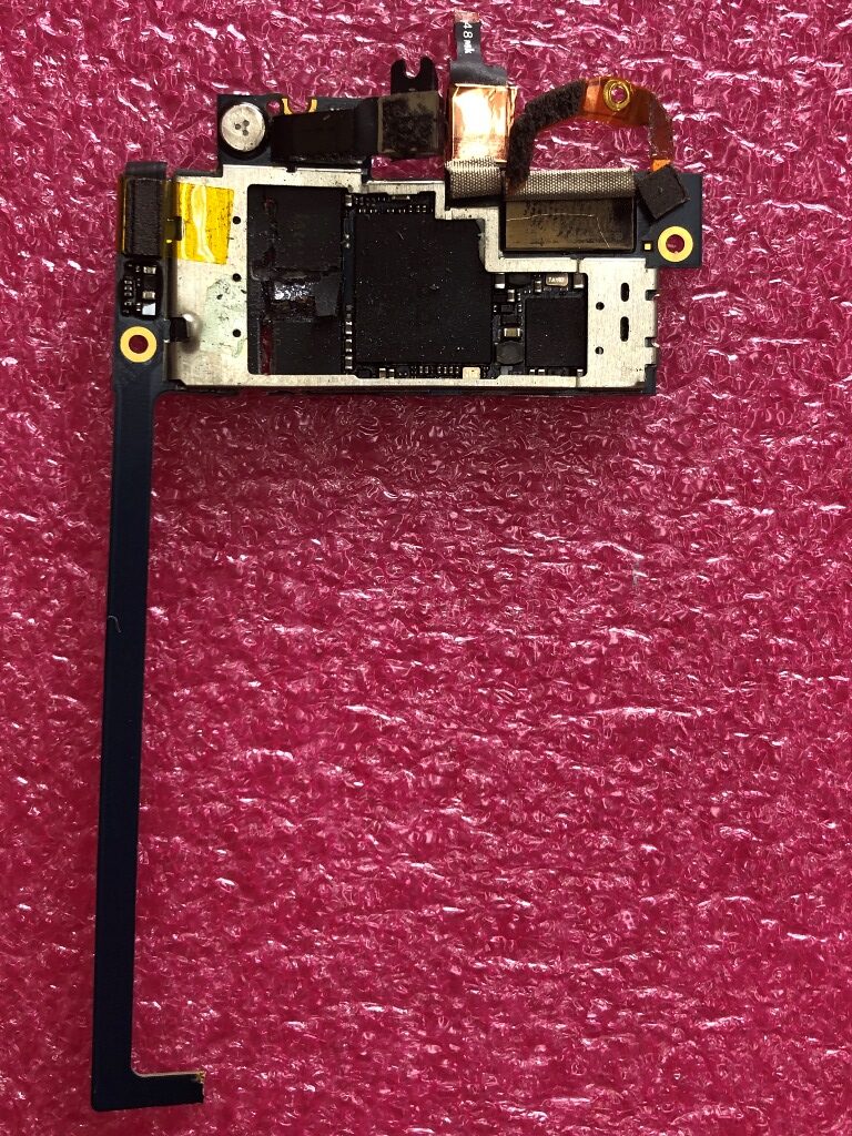 iPod touch ロジックボード 物理破壊後