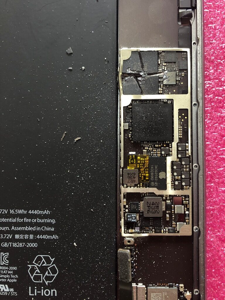 iPad mini ロジックボード 物理破壊後