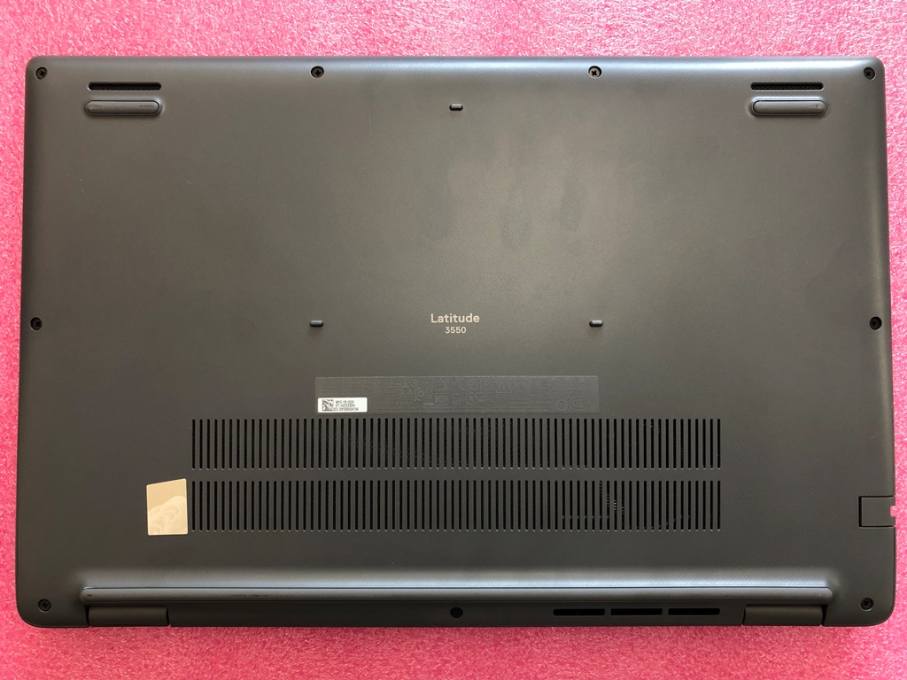 DELL Latitude 3550 底面