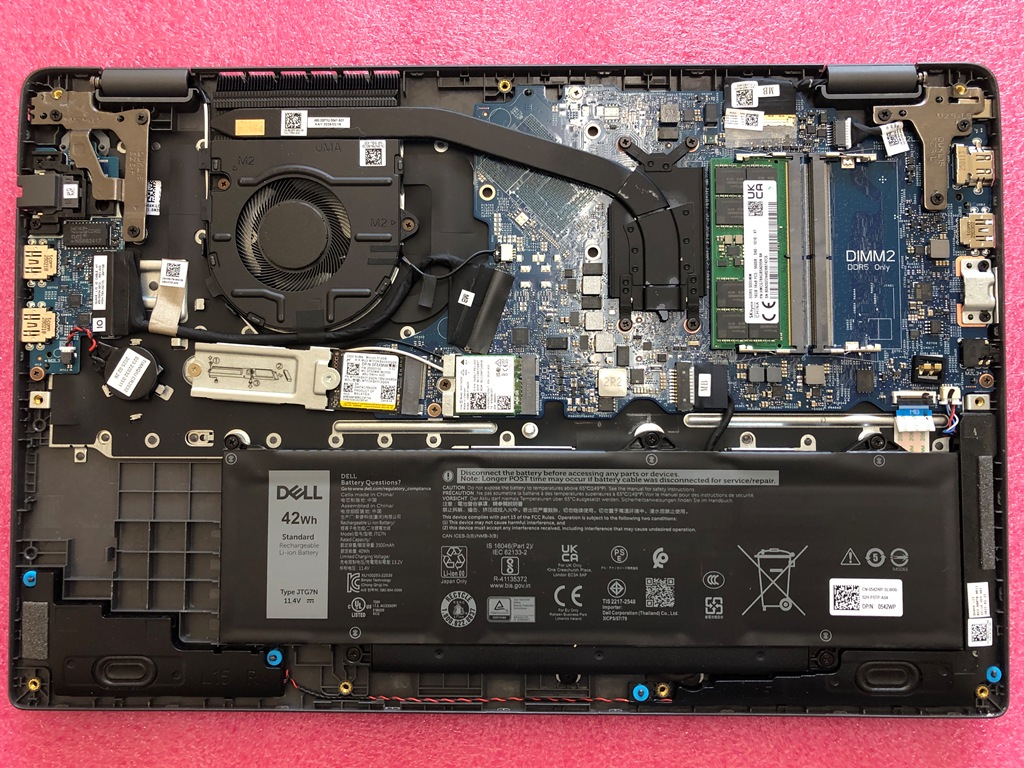 DELL Latitude 3550 内部