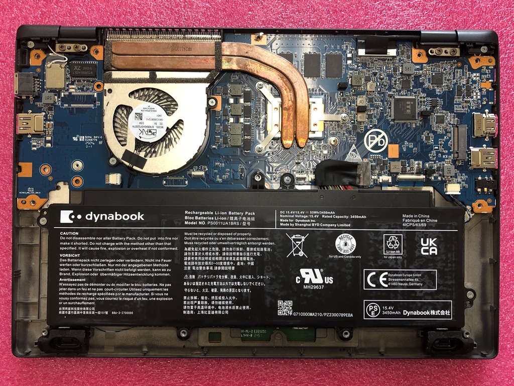 dynabook GA83/XY 内部