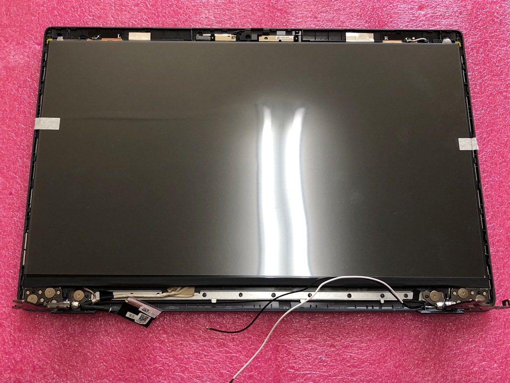 DELL Latitude 3550 液晶パネル交換修理 新液晶パネル取付
