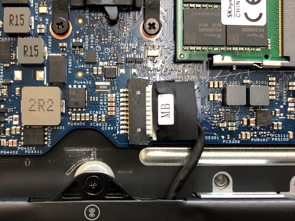 DELL Latitude 3550 液晶パネル交換修理 バッテリコネクタ再取付