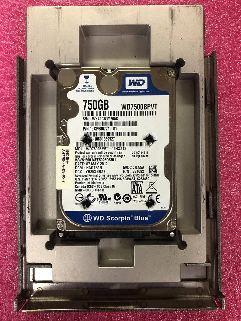 FUJITSU LIFEBOOK AH56/H FMVA56HLKS HDD Western Digital WD7500BPVT 4点穿孔による物理破壊完了
